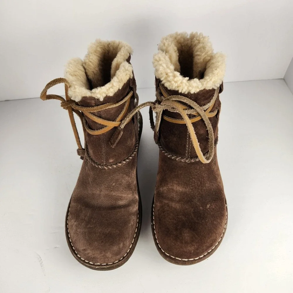 Ugg Cove Women's Brown Suede Slip-On Winter‎ Comfy Boots Size 7